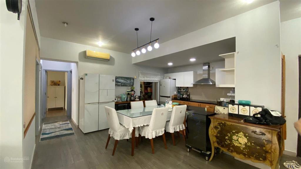 Bán căn hộ garden plaza phú mỹ hưng 3 phòng ngủ 150m2 có nội thất view công viên kênh đào