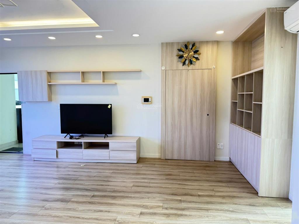 Cho thuê căn hộ panorama phú mỹ hưng 146m2 3 phòng ngủ, nhà có sẵn nội thất