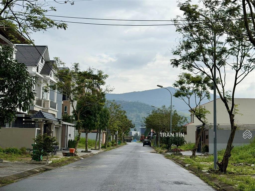 Lô đất mặt tiền đường trần sâm, ngay nhà hàng chân trời góc bể