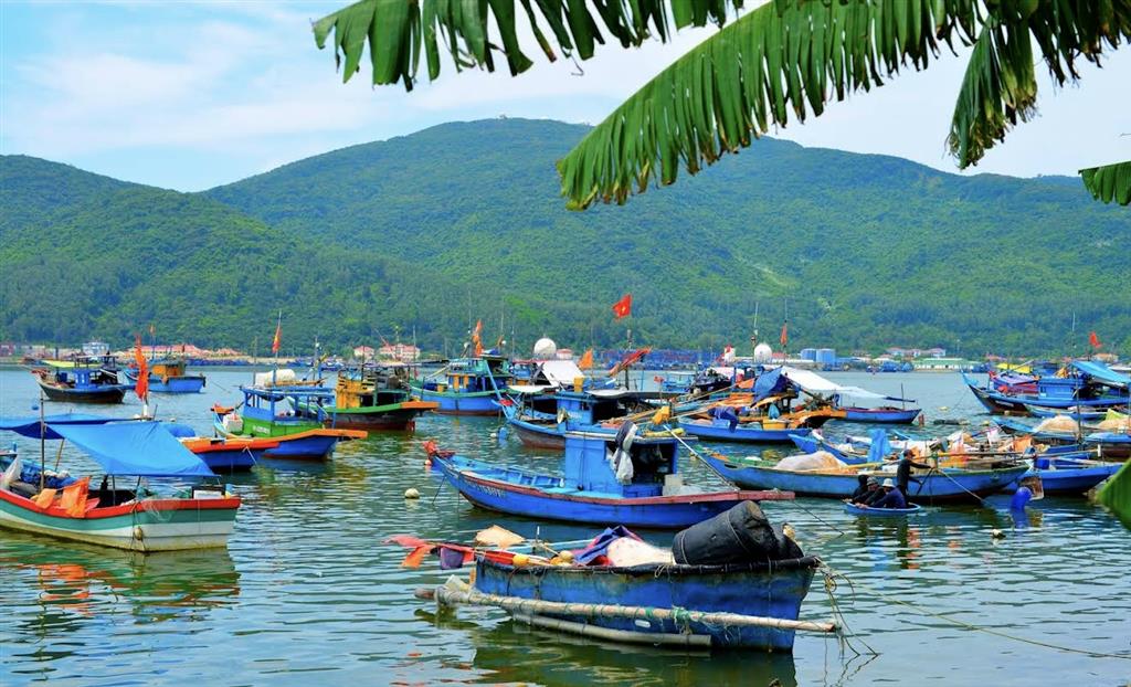 Lô đất mặt tiền đường trần sâm, ngay gần nhà hàng chân trời góc bể