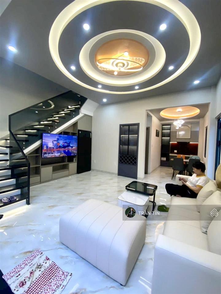 Căn nhà xây mới 100%, góc 2 mặt kiệt đường lê duẩn. diện tích 68,5m2. hướng bắc. giá bán 5 tỷ 900