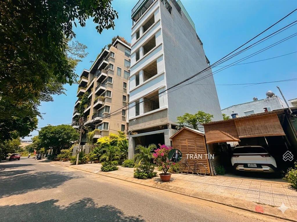 Lô đất mặt tiền đường lê thước. cách biển 400m. diện tích 90m2. giá bán 16 tỷ