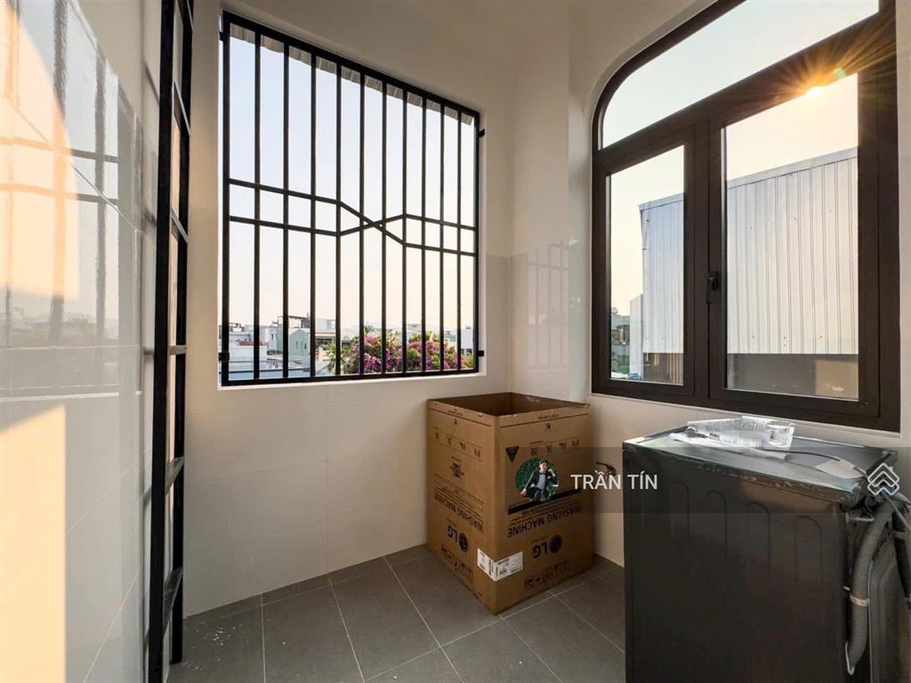 Nhà mặt phố thái thị bôi xây mới 3 tầng vừa mới hoàn thiện. giá bán 8 tỷ 950
