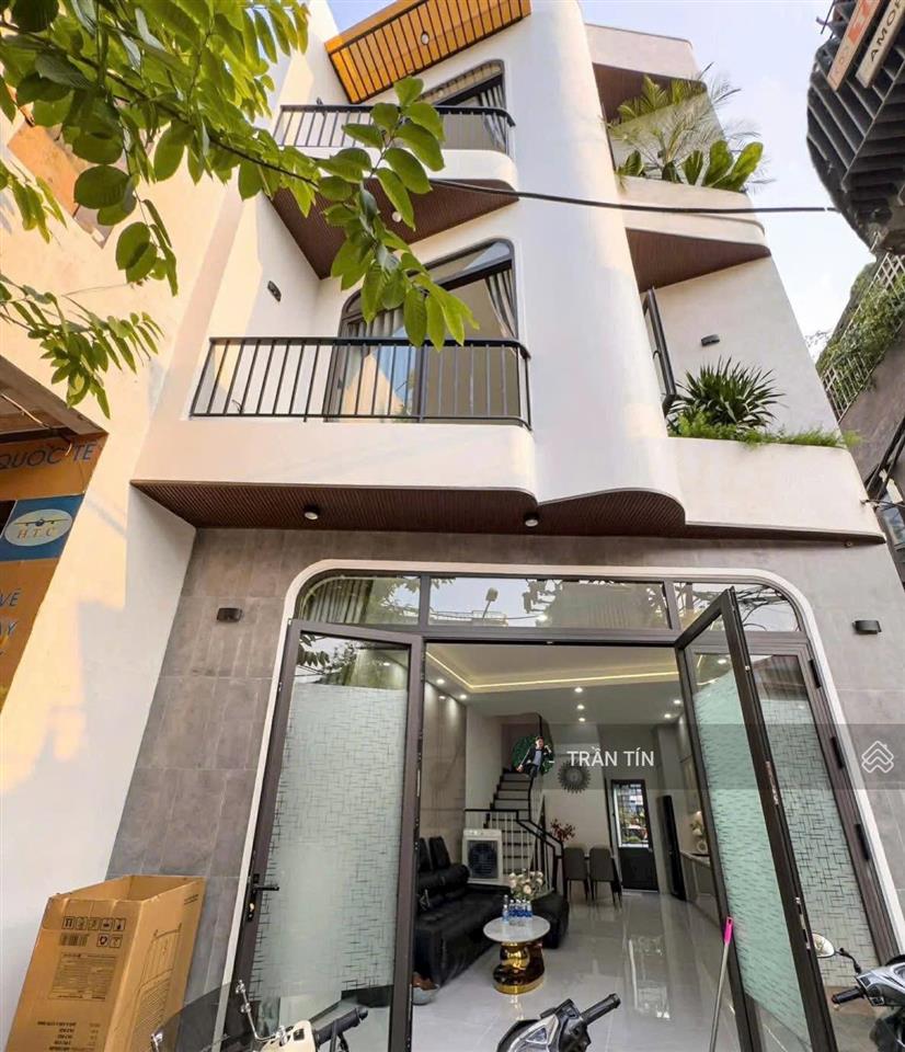 Nhà mặt phố thái thị bôi xây mới 3 tầng vừa mới hoàn thiện. giá bán 8 tỷ 950