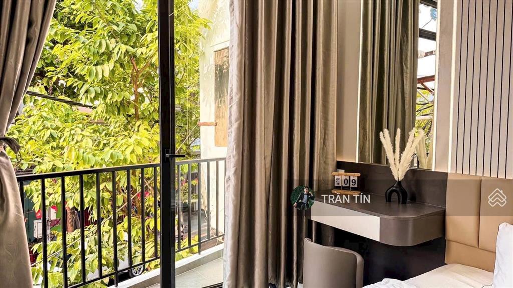 Nhà mặt phố thái thị bôi xây mới 3 tầng vừa mới hoàn thiện. giá bán 8 tỷ 950