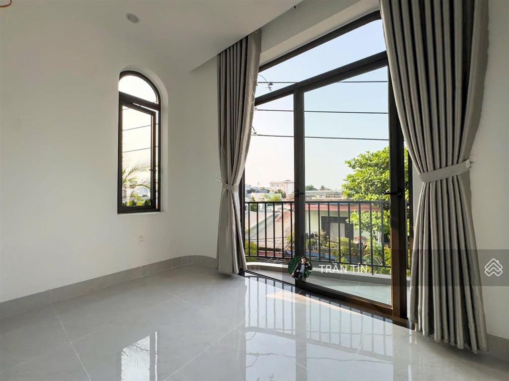 Nhà mặt phố thái thị bôi xây mới 3 tầng vừa mới hoàn thiện. giá bán 8 tỷ 950