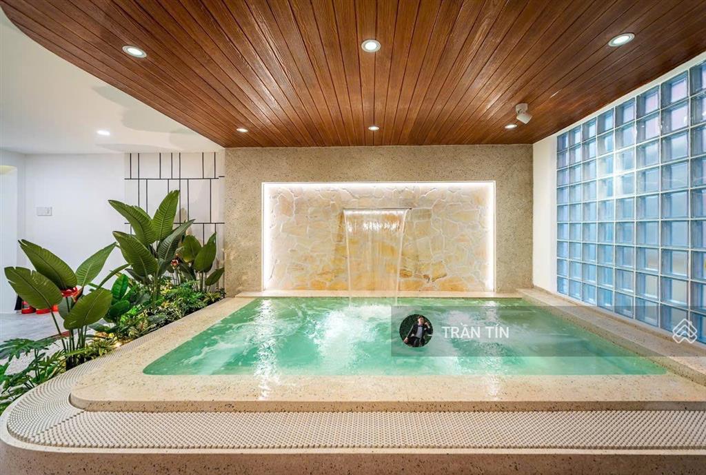 Căn villa mini đường tân thái 8 vừa mới xây dựng xong. cách biển mân thái 300m. có bồ bơi jacuzzi