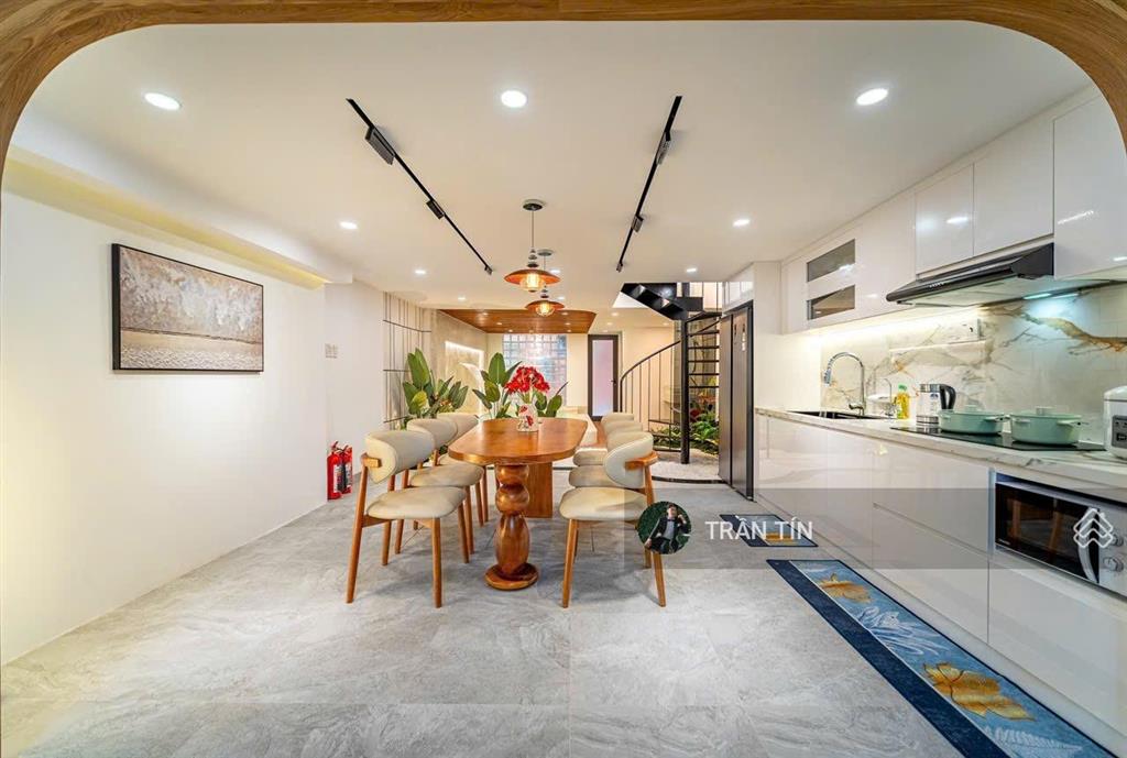 Căn villa mini đường tân thái 8 vừa mới xây dựng xong. cách biển mân thái 300m. có bồ bơi jacuzzi