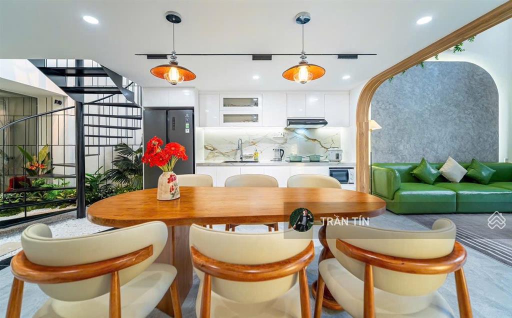 Căn villa mini đường tân thái 8 vừa mới xây dựng xong. cách biển mân thái 300m. có bồ bơi jacuzzi