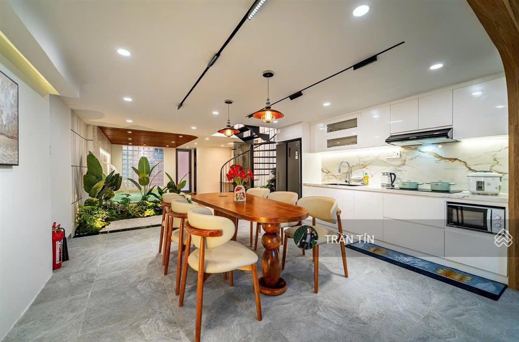 Căn villa mini đường tân thái 8 vừa mới xây dựng xong. cách biển mân thái 300m. có bồ bơi jacuzzi