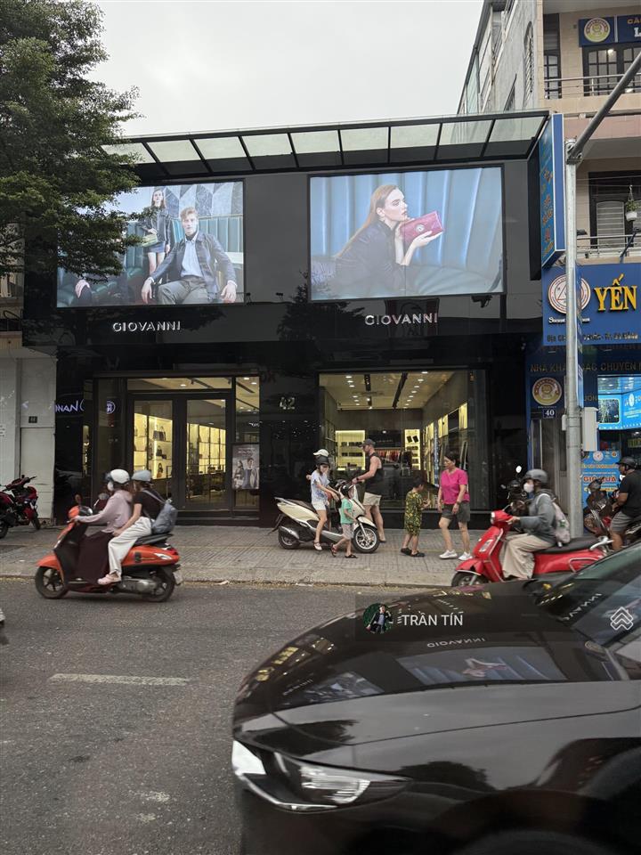 Căn nhà phố thời trang lê duẩn. vị trí trung tâm của trung tâm. cách đường bạch đằng 200m