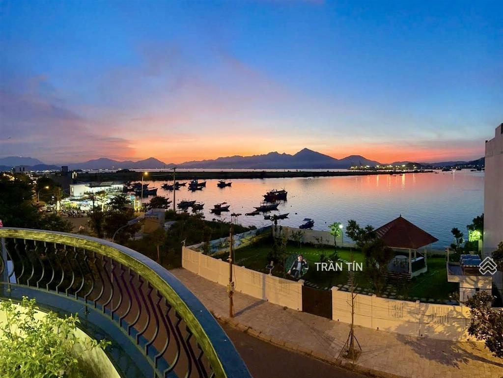 Lô đất mặt tiền trần sâm. vị trí đẹp đối diện khách sạn alan sea hotel