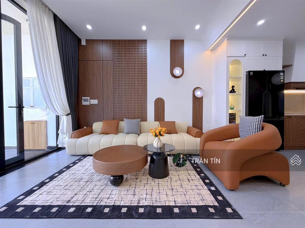 Một ngôi nhà 3 tầng tại đường thanh lương 18. được xây mới hoàn toàn 100%