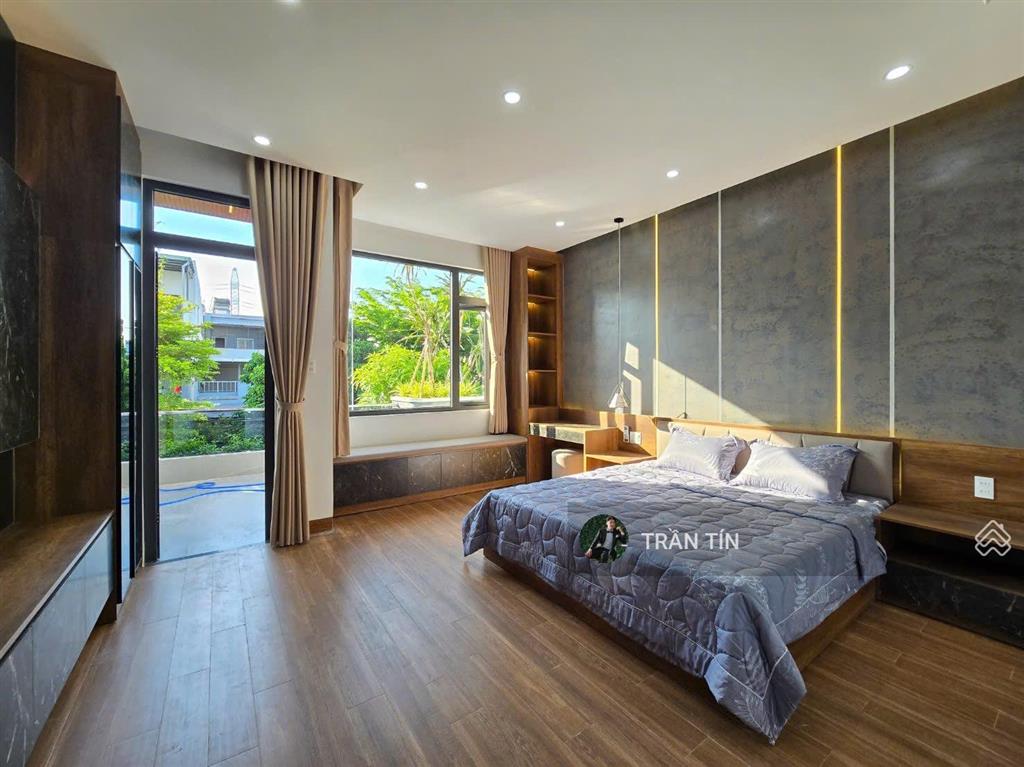 Căn nhà mặt tiền đường thanh lương 16. khu đô thị hoà xuân.