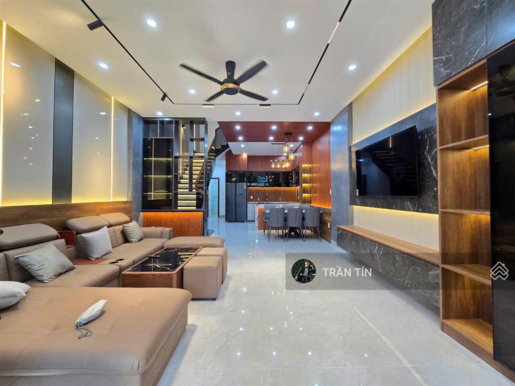 Căn nhà mặt tiền đường thanh lương 16. khu đô thị hoà xuân.