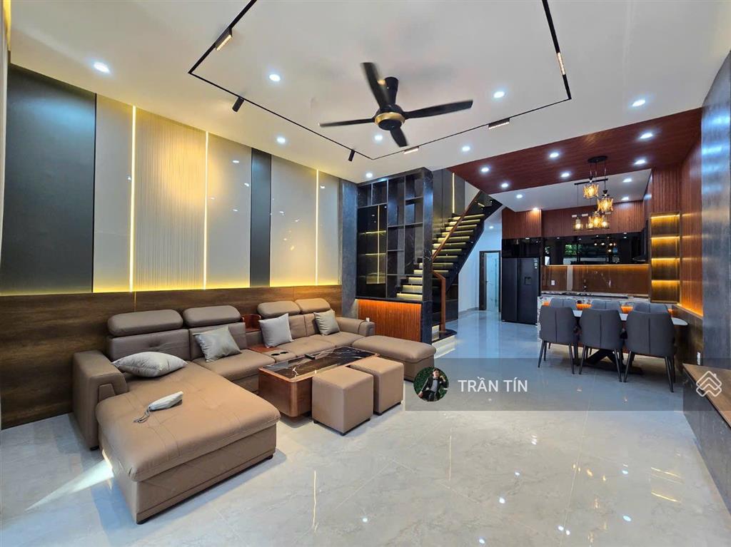 Căn nhà mặt tiền đường thanh lương 16. khu đô thị hoà xuân.