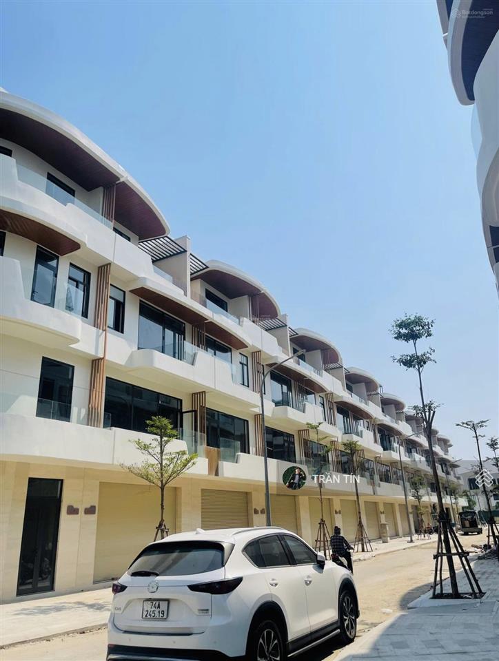 Căn liền kề khu đô thị elysia complex city đường hoá sơn 8. cách sông chỉ 50m