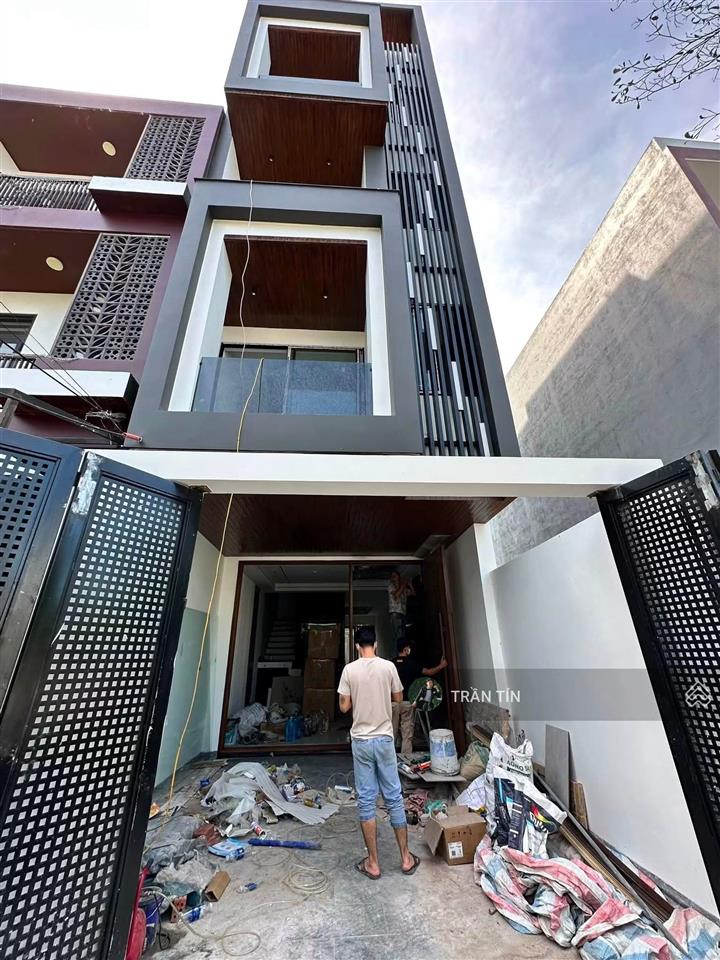 Căn villa biển đường sơn thuỷ đông 1. cách bãi tắm sơn thuỷ 200m. được xây mới chuẩn 100%