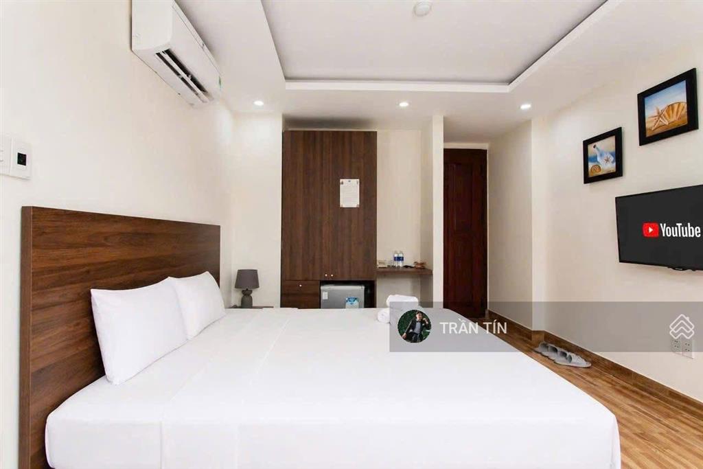 Khách sạn khuê mỹ đông 7. cách biển mỹ khê 300m