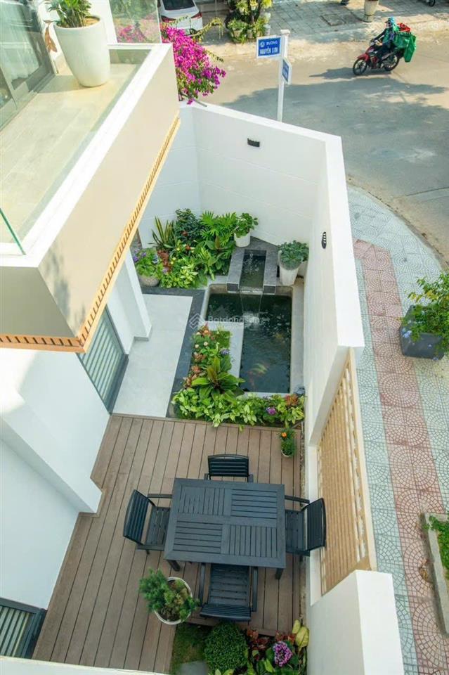 Căn villa góc 2 mặt tiền đường nguyễn sơn & hoá sơn 1. vị trí đẹp cách sông chỉ 100m