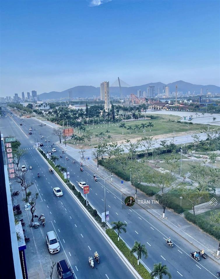 Lô đất mặt tiền đường 2 tháng 9. diện tích 375m2. hướng đông. đối diện đà nẵng downtown. 125 tỷ