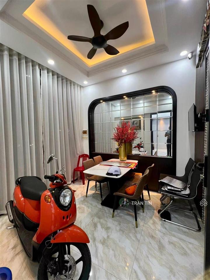 Căn nhà 4 tầng mặt tiền đường đống đa