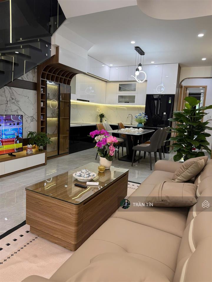 Căn nhà mới xây mặt tiền đường lê thiệt  hòa khánh cách biển nguyễn tất thành chỉ 200m