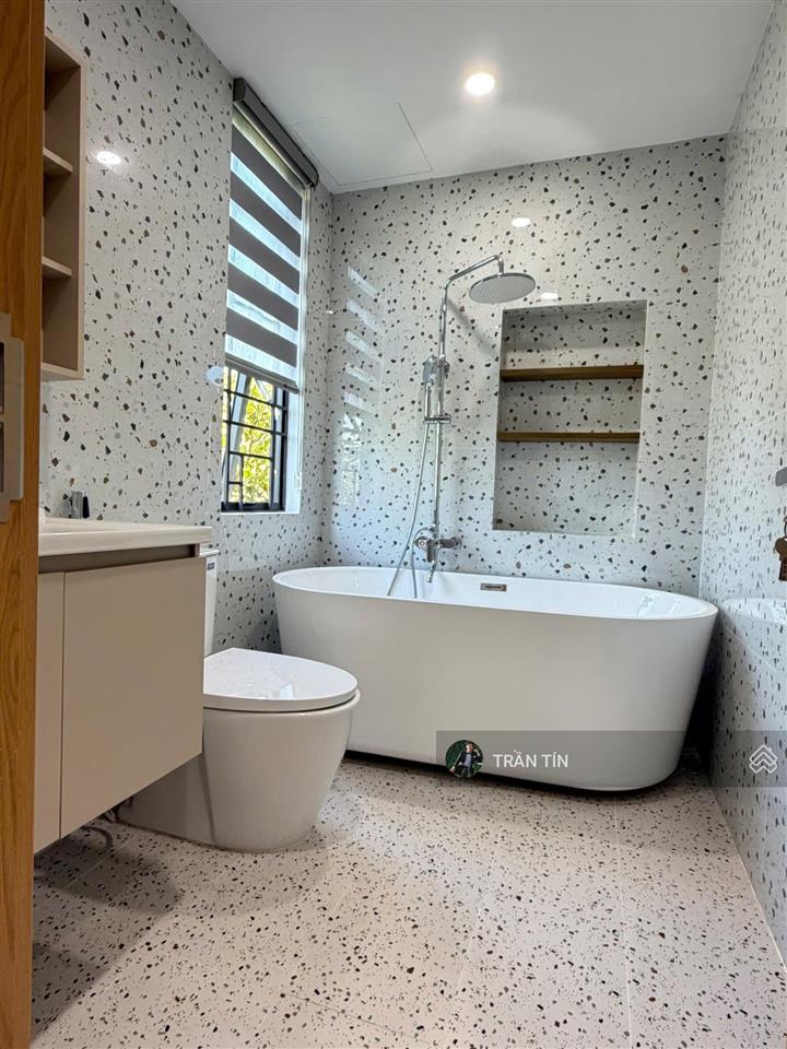 Căn nhà mới xây mặt tiền đường lê thiệt  hòa khánh cách biển nguyễn tất thành chỉ 200m