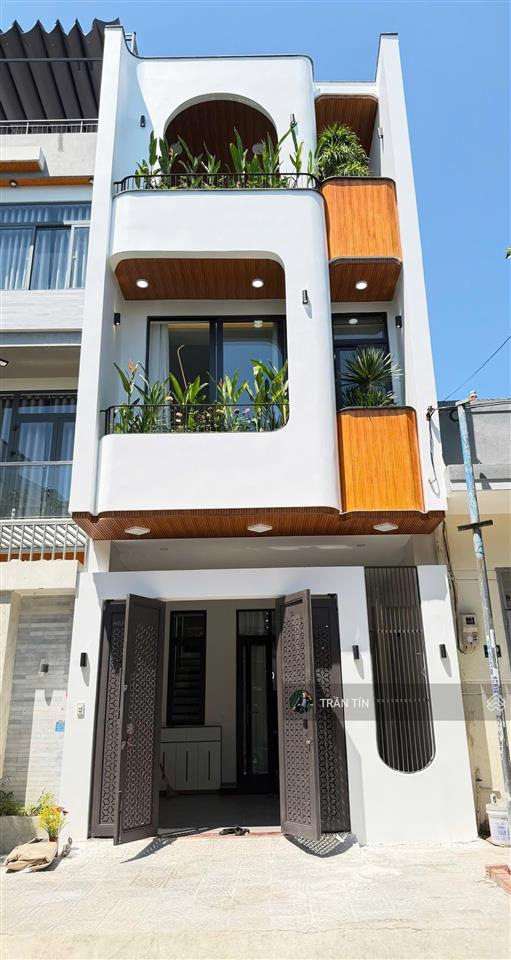 Căn nhà mới xây mặt tiền đường lê thiệt  hòa khánh cách biển nguyễn tất thành chỉ 200m