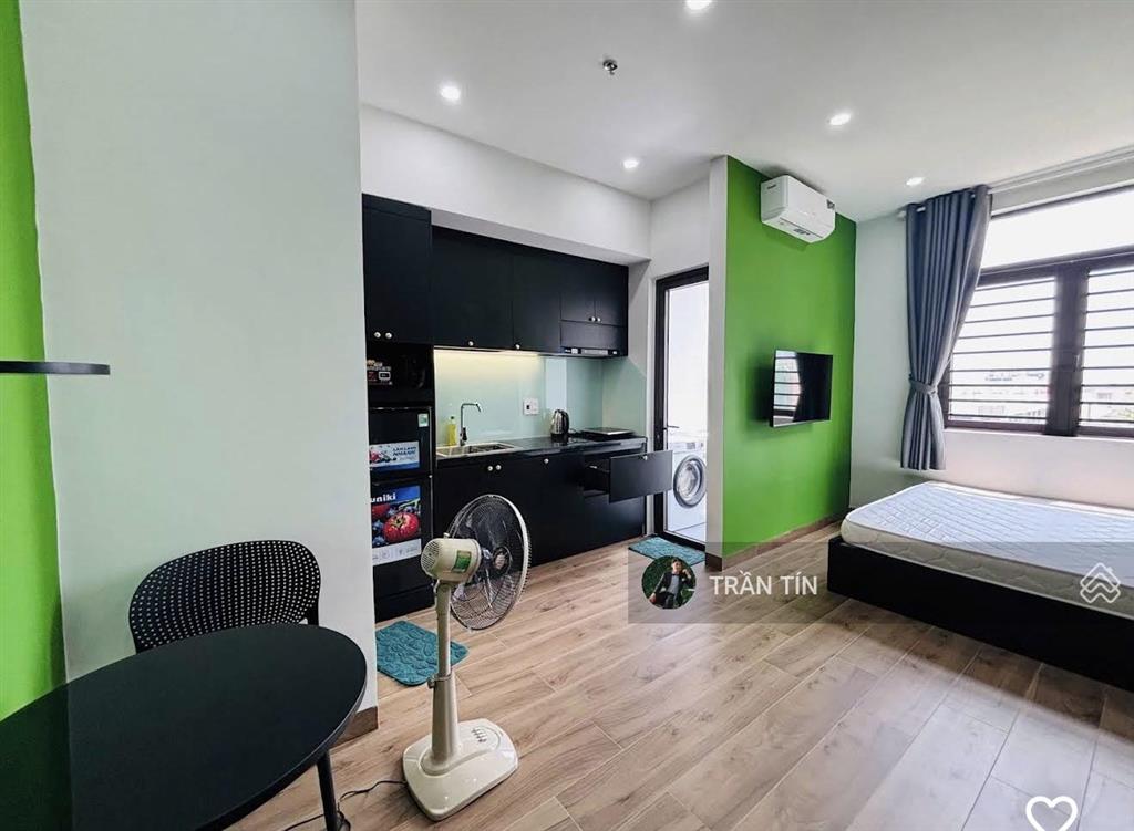 Tòa căn hộ đường hoàng bích sơn. cách bãi tắm phạm văn đồng ~ 300m