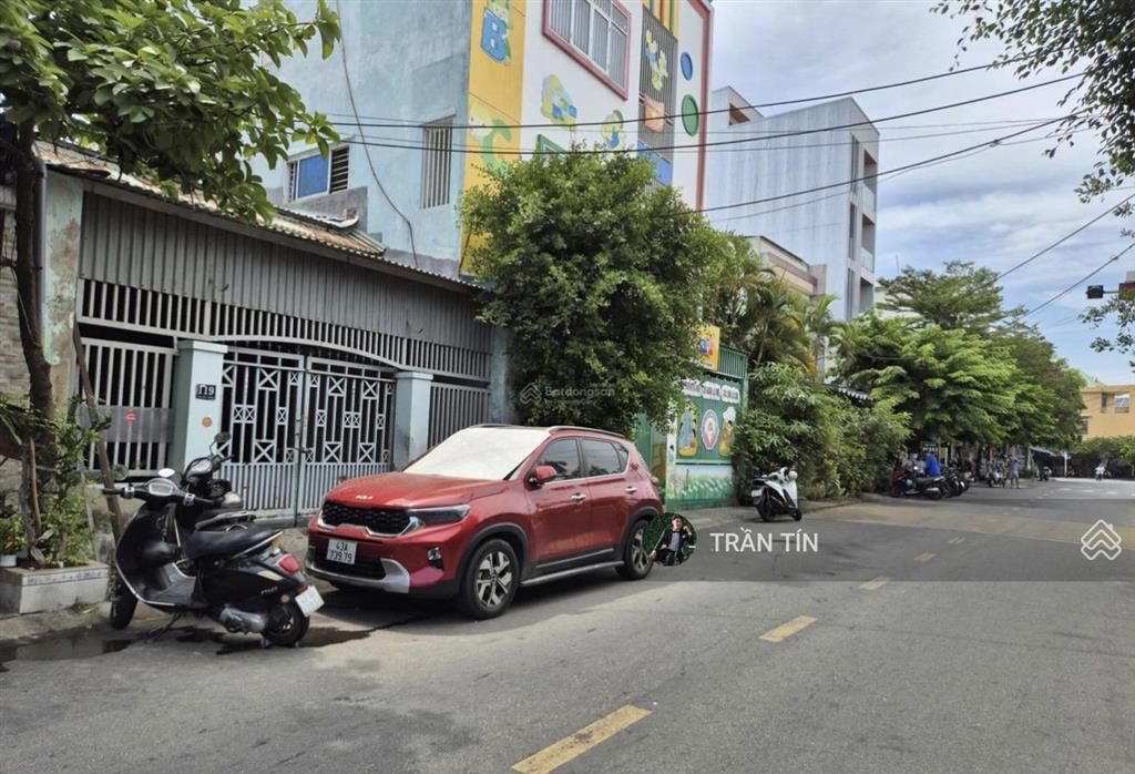 Lô đất phố phó đức chính sát trục chính vương thừa vũ. cách biển 500m
