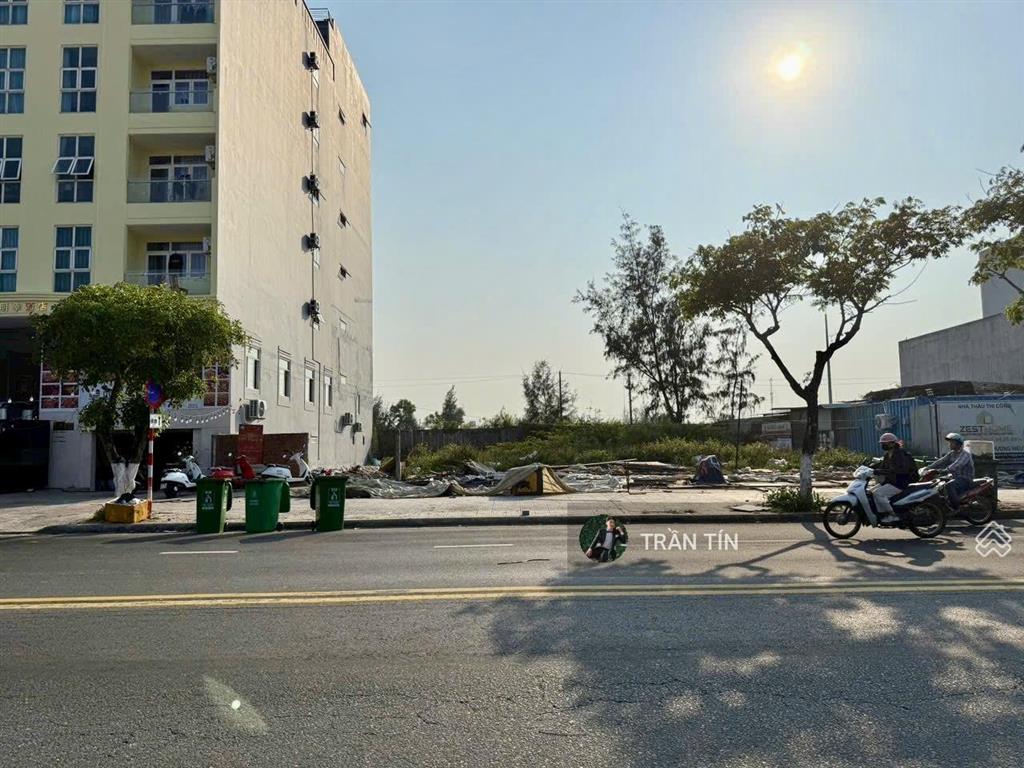 Cặp đất mặt tiền đường võ nguyên giáp. đối diện crowne plaza danang