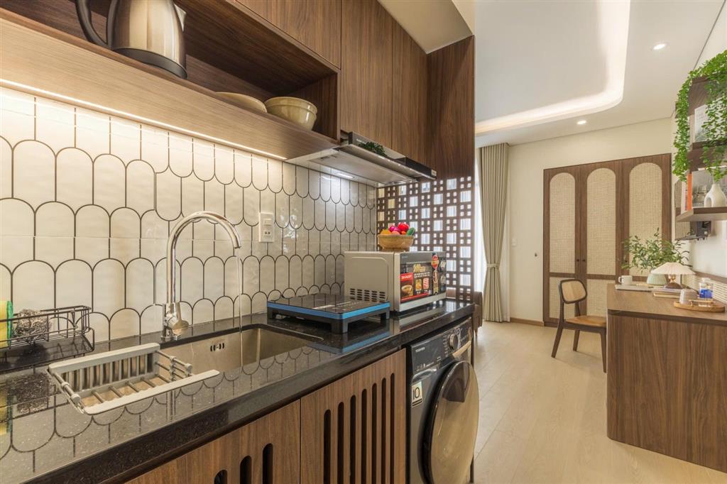 Tòa căn hộ mặt tiền đường phước trường 17. sát 2 tòa tháp đôi 25 tầng của sungroup. cách biển 400m