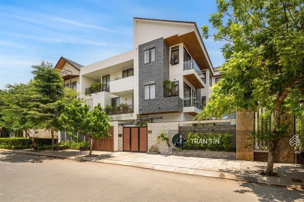 Căn villa khu đô thị nam việt á. toạ lạc tại đường lê hữu khánh