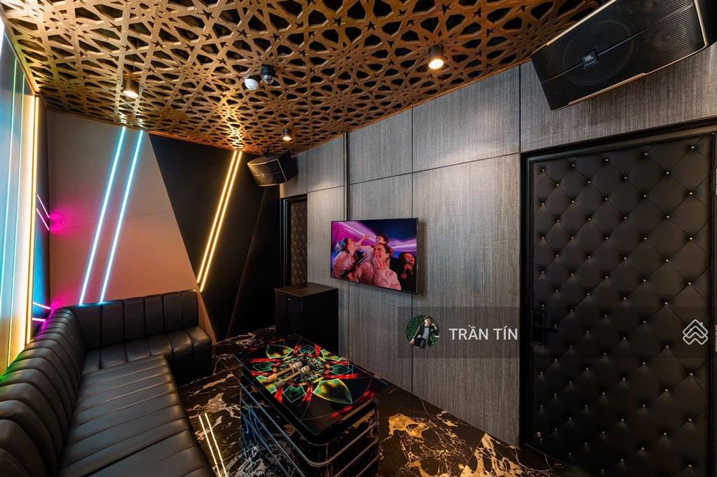 Căn villa khu đô thị nam việt á. toạ lạc tại đường lê hữu khánh