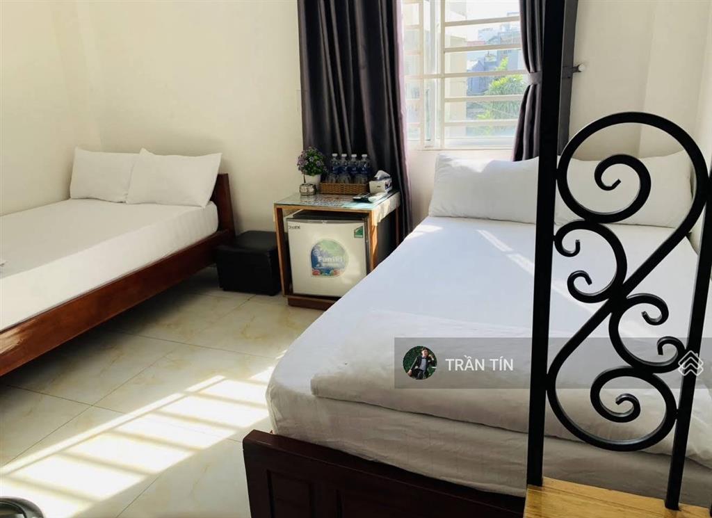 Khách sạn 5 tầng mặt tiền đường ông ích khiêm. công năng 19 phòng. doanh thu ~ 150 triệu/tháng