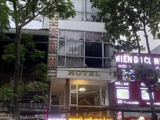 Khách sạn 5 tầng mặt tiền đường ông ích khiêm. công năng 19 phòng. doanh thu ~ 150 triệu/tháng