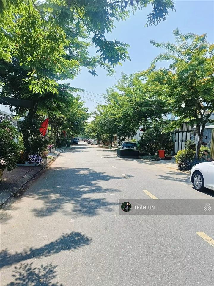 Lô đất mặt tiền đường trần kim xuyến khu đô thị hoà xuân. hướng đông bắc. đường 7m5. giá 5 tỷ 900