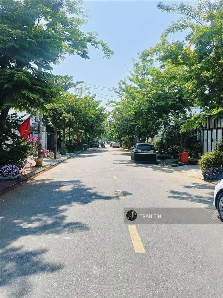 Lô đất mặt tiền đường trần kim xuyến khu đô thị hoà xuân. hướng đông bắc. đường 7m5. giá 5 tỷ 900