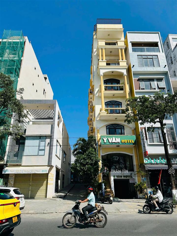 Tòa căn hộ mặt tiền đường trần hưng đạo. view trực diện sông hàn. sát điểm bắn pháo hoa quốc tế