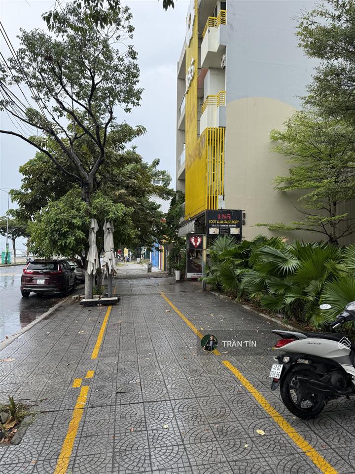 Tòa căn hộ mặt tiền đường trần hưng đạo. view trực diện sông hàn. sát điểm bắn pháo hoa quốc tế