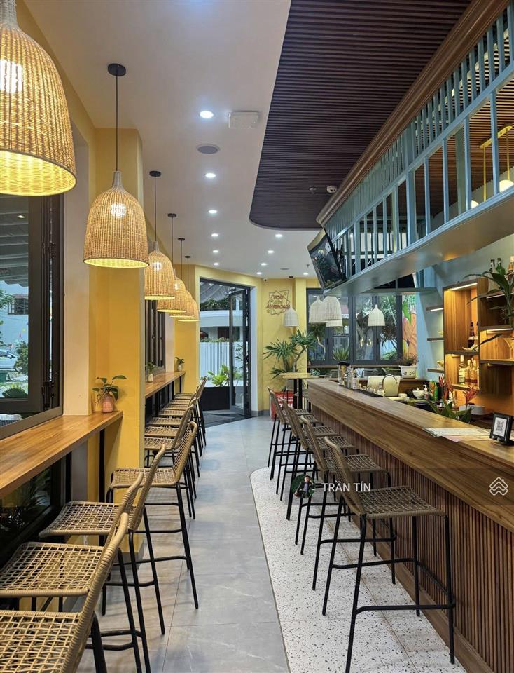 Tòa khách sạn góc 2 mặt tiền đường nguyễn đình & phước trường 17. cách biển 400m