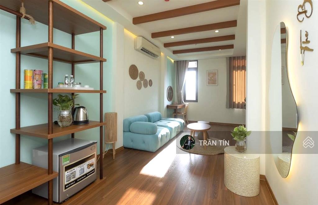 Tòa khách sạn 5.5 tầng góc 2 mặt tiền đường nguyễn đình