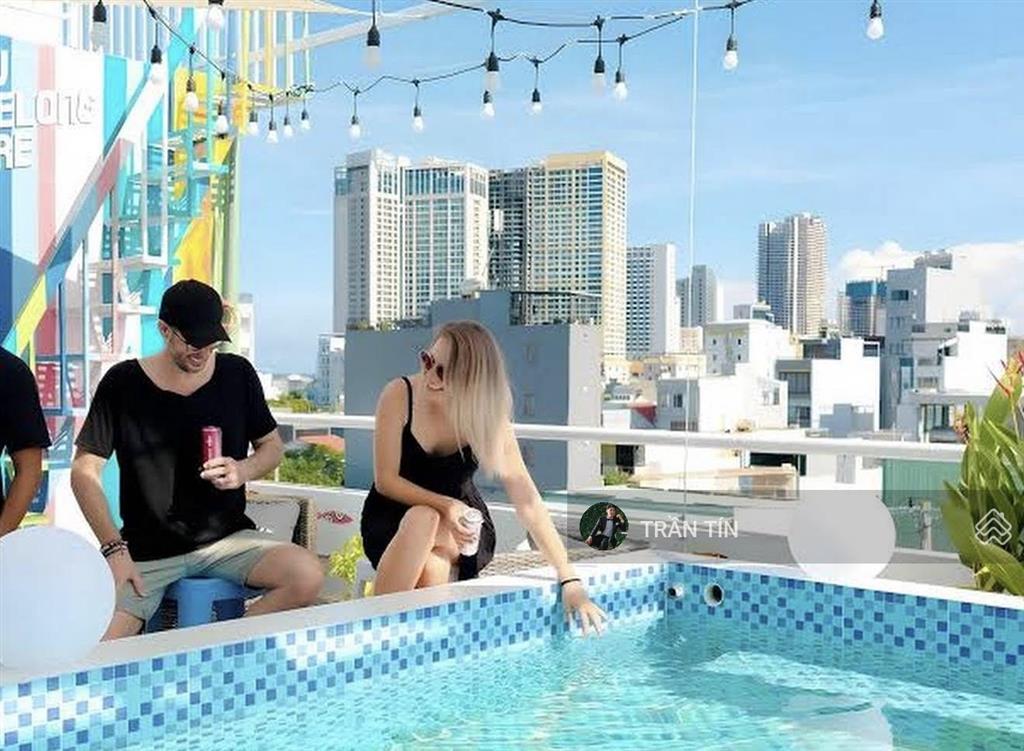Tòa khách sạn 5.5 tầng góc 2 mặt tiền đường nguyễn đình