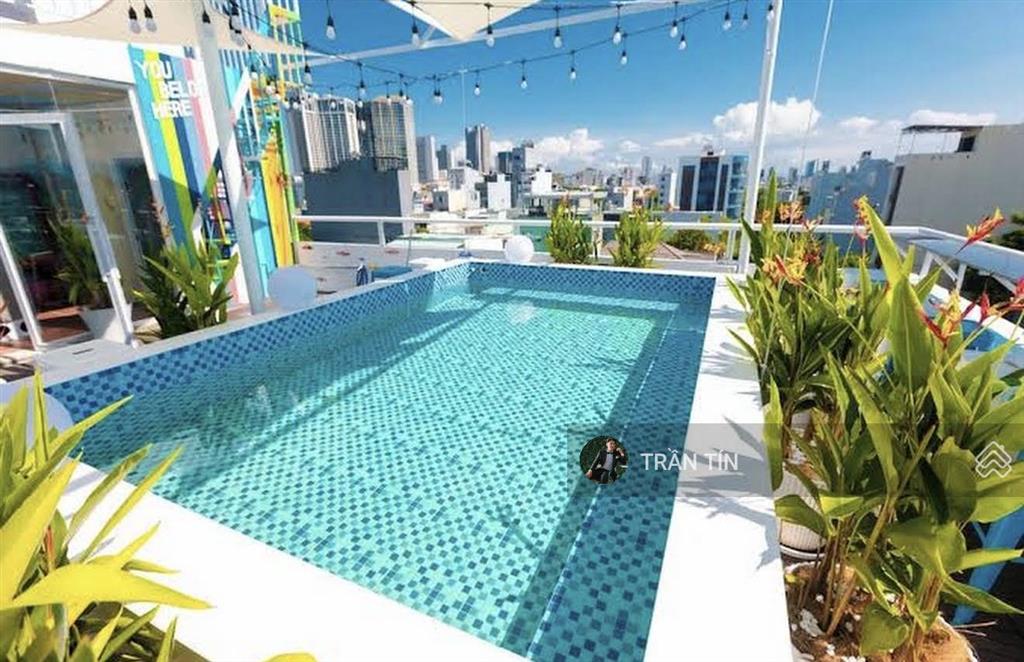 Tòa khách sạn 5.5 tầng góc 2 mặt tiền đường nguyễn đình
