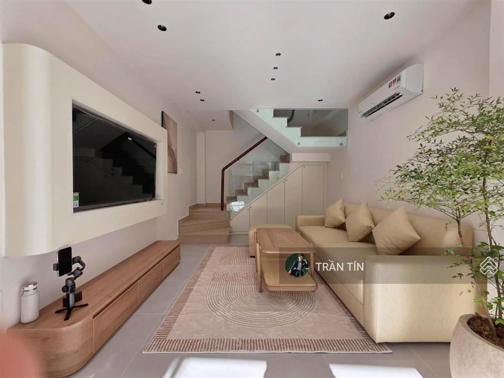 Căn nhà 4 tầng mặt tiền đường 7m5 nguyễn hoàng mặt tiền kinh doanh sầm uất sát đường ông ích khiêm