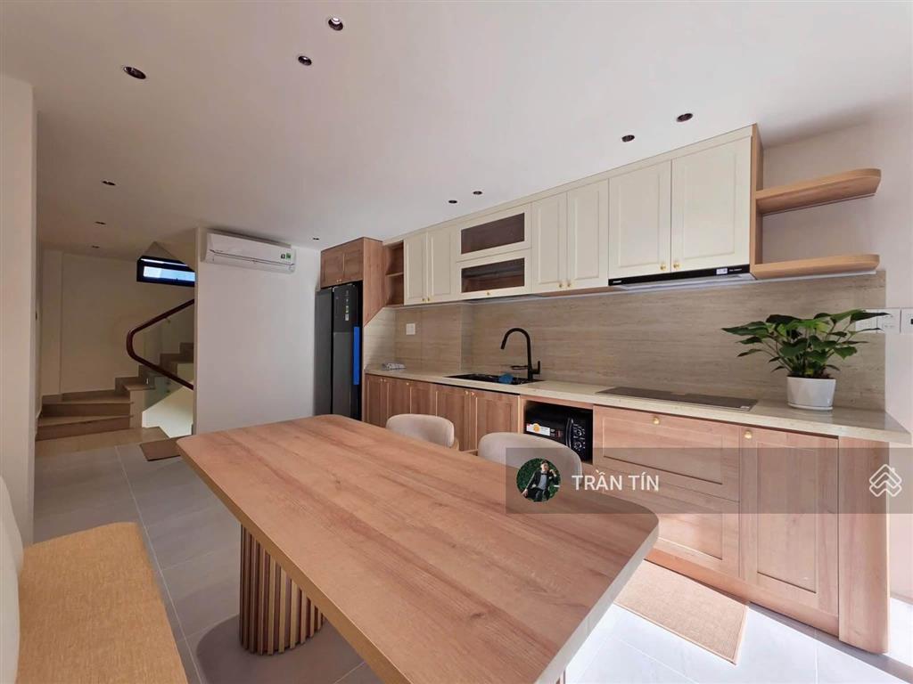 Căn nhà 4 tầng mặt tiền đường 7m5 nguyễn hoàng mặt tiền kinh doanh sầm uất sát đường ông ích khiêm