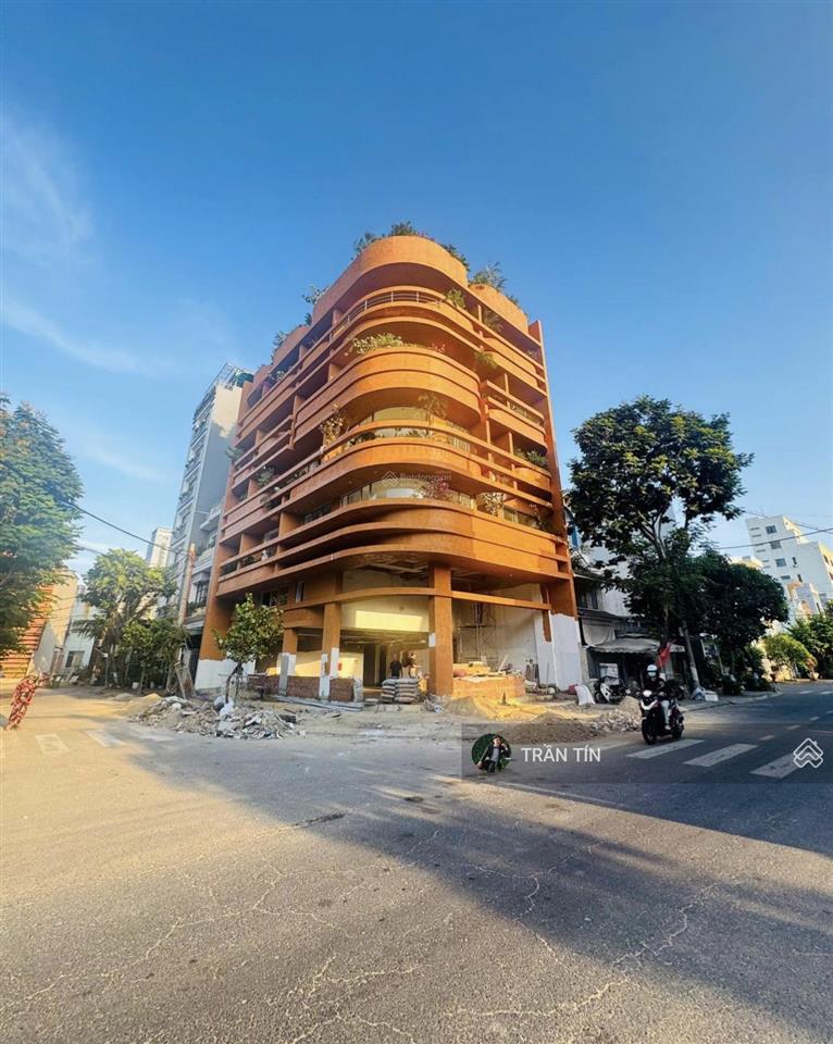 Lô đất mặt tiền đường phạm vấn. diện tích 187.3m2. mặt tiền ngang 18m rất bề thế