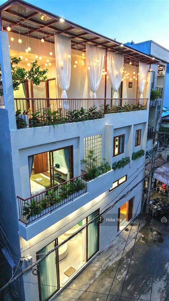 Căn villa mini 4 tầng trung tâm phố đà nẵng, có hồ bơi phong cách hiện đại
