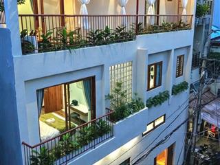 Căn villa mini 4 tầng trung tâm phố đà nẵng, có hồ bơi phong cách hiện đại